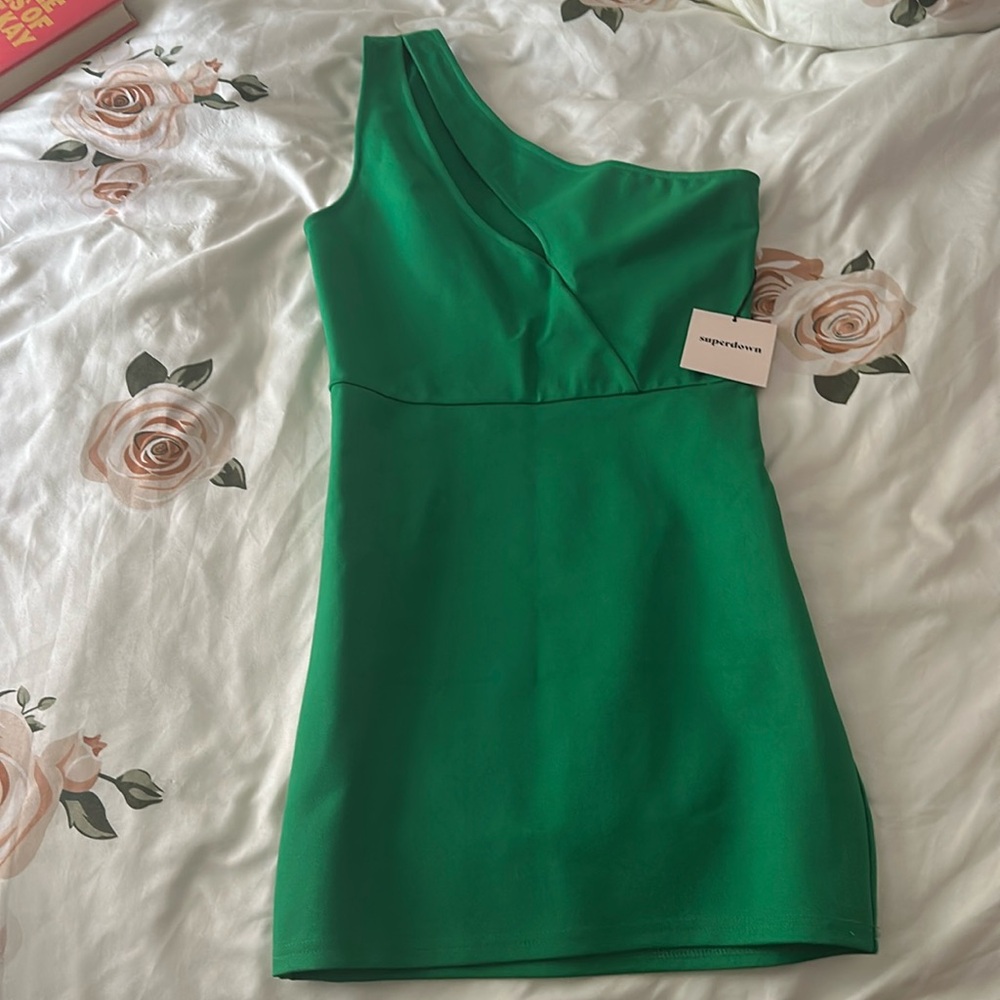 NWT superdown Green One-Shoulder Dress